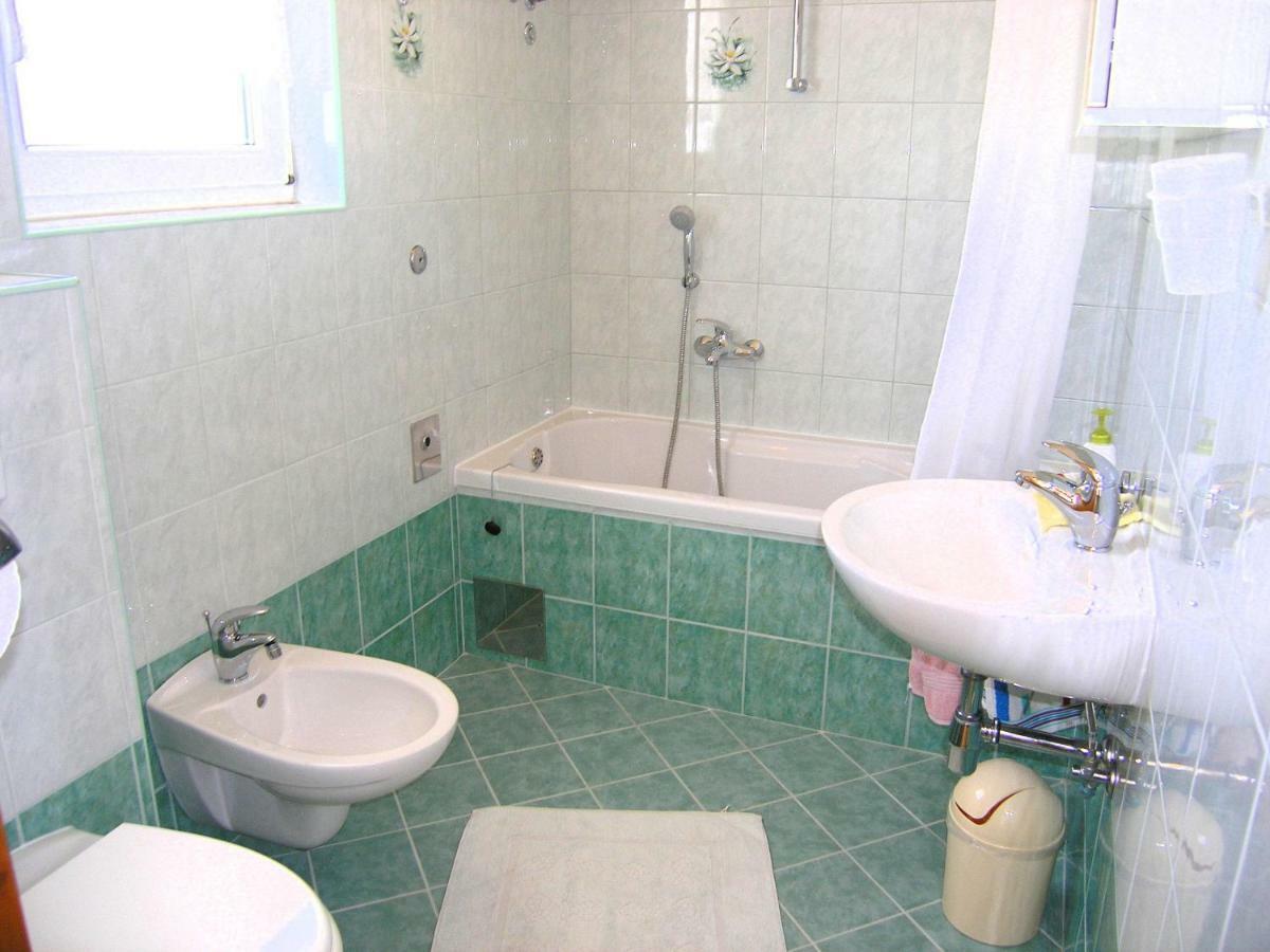 Apartman Juric Apartment Krk Town Exterior photo